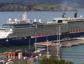 First cruise ship to lyttleton